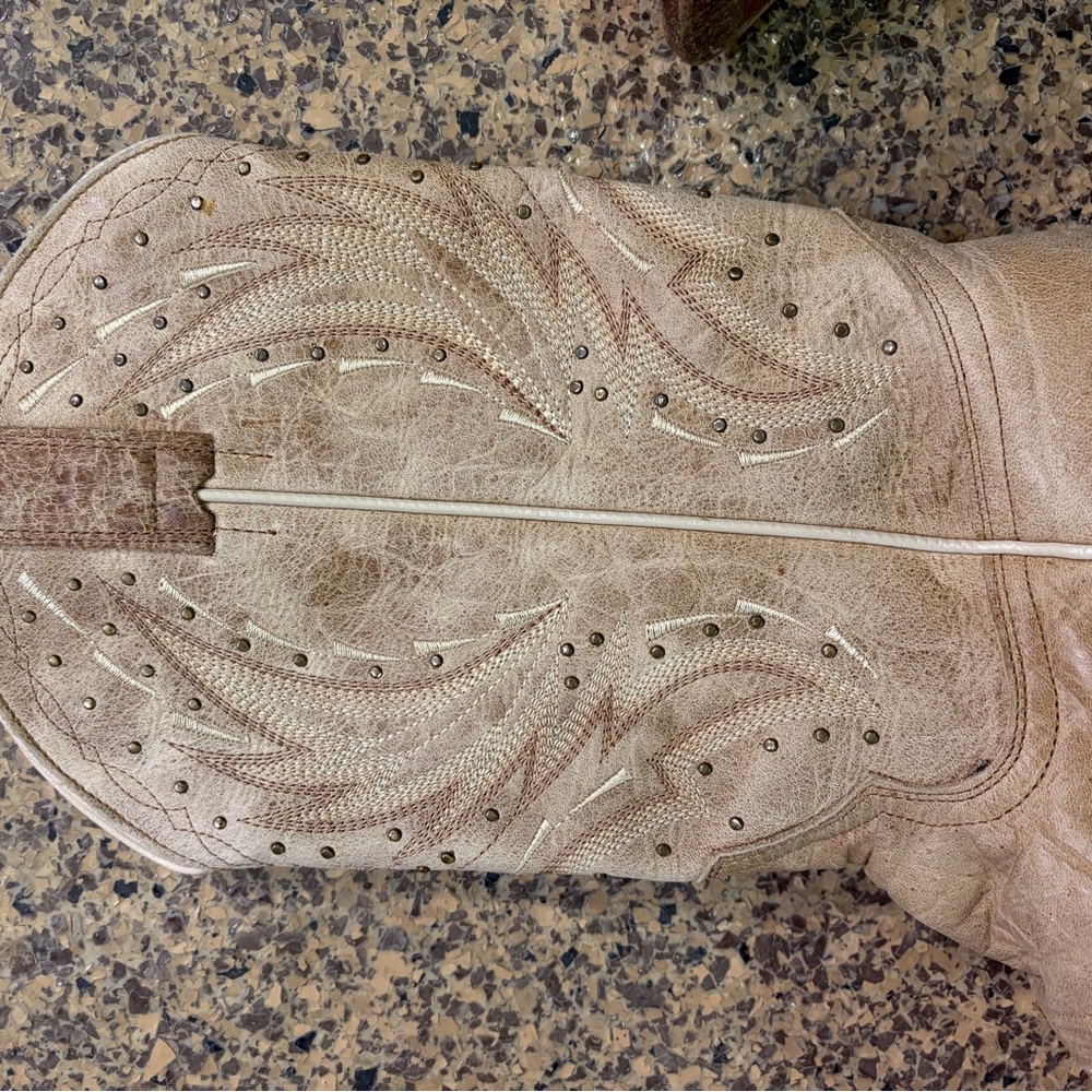 Shyanne Leather Western Boots in Tan - Picture 5 of 10